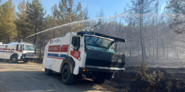Muğla’da Çıkan Orman Yangınlarında Kahraman Jandarma ve TOMA Ekipleri Alevlere Geçit Vermiyor