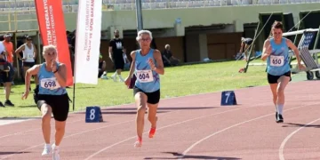 Bodrumlu Fatma Anter Balkanlarda 21 yıldır kırılamayan 200 metre rekorunu tarihe gömdü