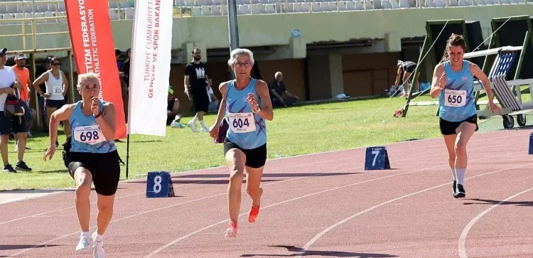 Bodrumlu Fatma Anter Balkanlarda 21 yıldır kırılamayan 200 metre rekorunu tarihe gömdü