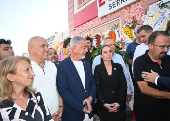 Milletvekilli katılımlı eczane açılışı