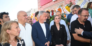 Milletvekilli katılımlı eczane açılışı