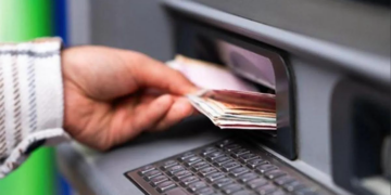 ATM’den para çekenlere kötü sürpriz: Artık o banknotlar verilmiyor!