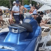 KONTROLDEN ÇIKAN JET SKİ SAHİLE DALDI! ŞEZLONGLARI KIRIP GEÇTİ
