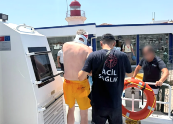 BODRUM AÇIKLARINDA GEZİ TEKNESİNDE YARALANDI!
