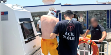 BODRUM AÇIKLARINDA GEZİ TEKNESİNDE YARALANDI!