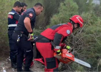 OTOMOBİL ŞARAMPOLE UÇTU: 20 YAŞINDAKİ EYLÜL HAYATINI KAYBETTİ