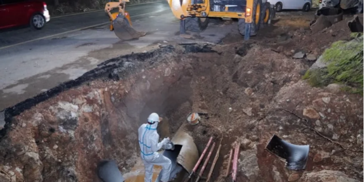 TORBA-GÖLKÖY YOLUNDA İSALE HATTI YİNE PATLADI