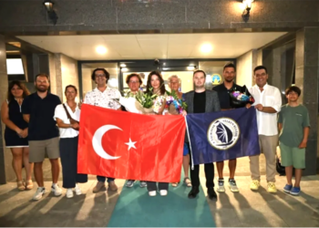 BODRUM’UN DÜNYA ŞAMPİYONU DERİN BARTAN EVİNE DÖNDÜ