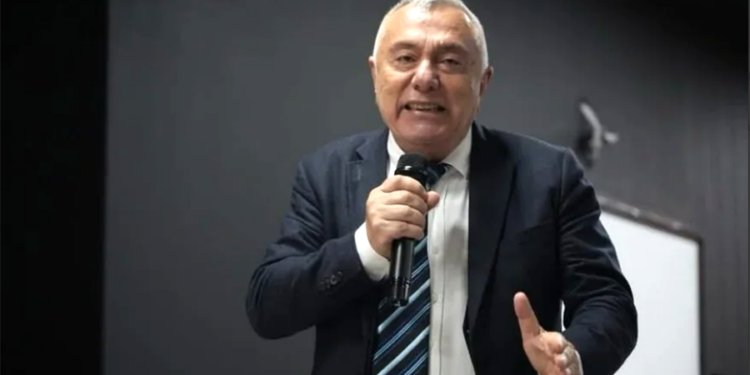 CHP’DE İHRAÇ KARARI ALINAN AKTİVİST AVUKAT REMZİ KAZMAZ’DAN AÇIKLAMA