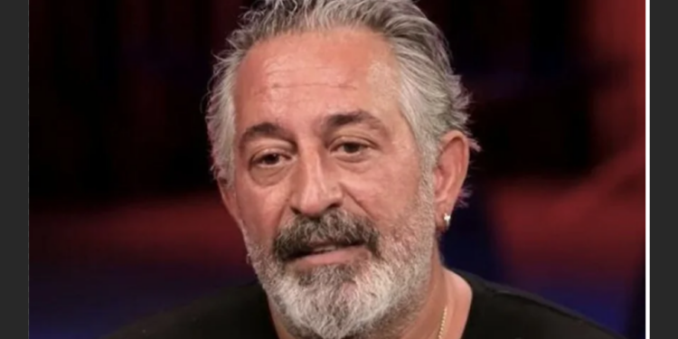 ÜNLÜ KOMEDYEN CEM YILMAZ HASTANEYE KALDIRILDI