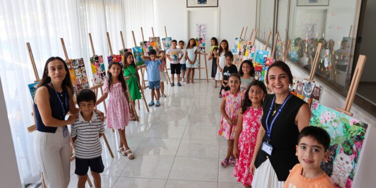 “Sayılarla Tuval Boyama Atölyesi” Mini Sergi ile Tamamlandı