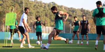 Bodrum FK Teknik Direktörü Burhan Eşer, “Bodrumspor formasını giyen her oyuncu bizim için kıymetli oyuncudur”