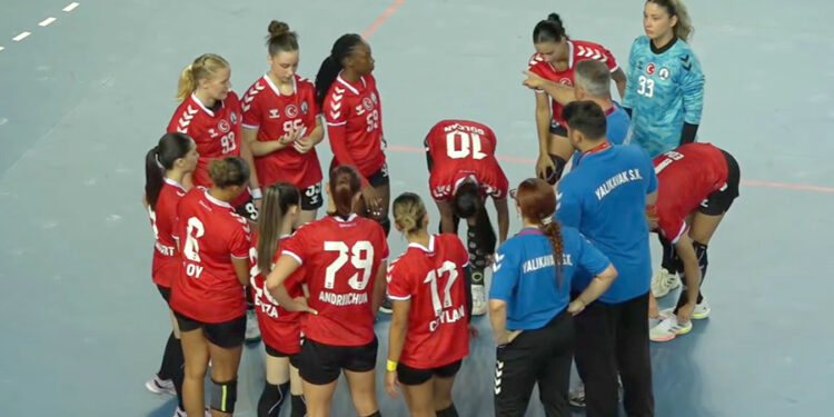 YALIKAVAKSPOR LİGE FARKLI GALİBİYETLE BAŞLADI