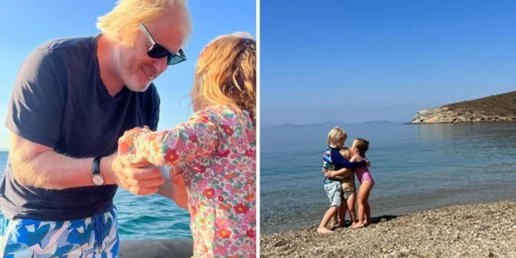 Eski İngiltere Başbakanı Boris Johnson Ege’de tatilin tadını çıkarıyor