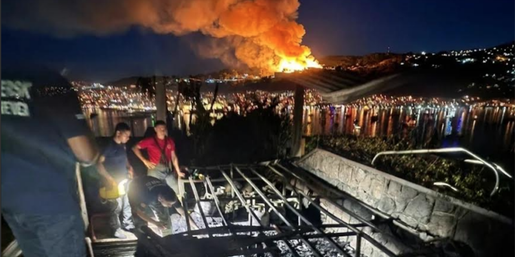 BODRUM’DA GECE YARISI VİLLA YANGINI! EV KULLANILAMAZ HALE GELDİ