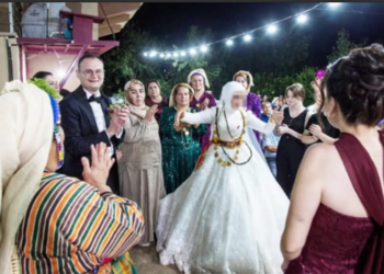 3 GÜN 3 GECE DÜĞÜN YAPTIRAN SAHTE GELİN ALTINLARLA ORTADAN KAYBOLDU