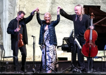 23. Gümüşlük Müzik Festivali Gülsin Onay ve oğlu Erkin Onay’ın konseri ile sona erdi