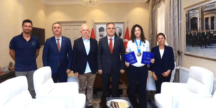Dünya Şampiyonu Derin Bartan’dan Vali Akbıyık’a Ziyaret