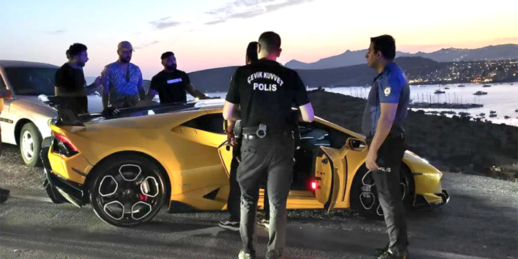 Lamborghini’yle Hava Atınca, 16 Bin Lira Ceza Yedi