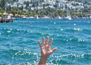 Bitez’de denize giren kadın ölümden döndü