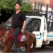 Muğla’da Mazot Fiyatlarının Ardından İşe Atla Gitti: O Anlar Viral Oldu!