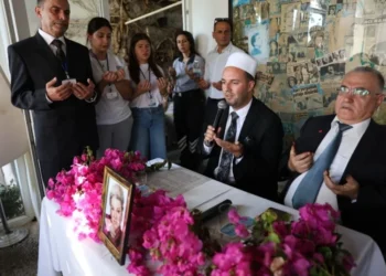 SANAT GÜNEŞİ ZEKİ MÜREN, 30. YILINDA BODRUM’DA DUALARLA ANILDI