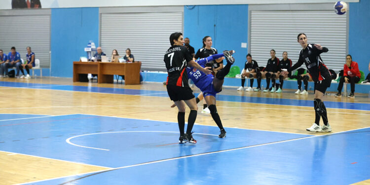 YALIKAVAKSPOR, MC SİSTEM YOZGAT İLE PUANLARI PAYLAŞTI: 30-30