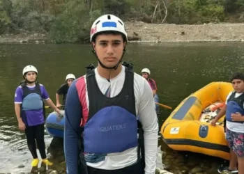 Asrın Felaketini Yaşayan Emir, Muğla’da Tutunduğu Raftingde 3 Yılda 10 Türkiye Şampiyonluğuna Uzandı