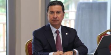 SON DAKİKA! Ahmet Aras CHP’den İstifa Etti!