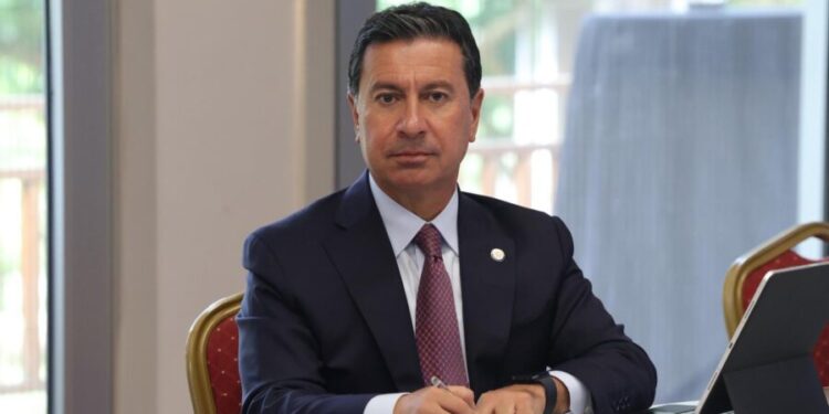SON DAKİKA! Ahmet Aras CHP’den İstifa Etti!