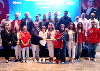 TYF YELKEN LİGİNDE YARIŞ MARATONU FOÇA’DA BAŞLADI