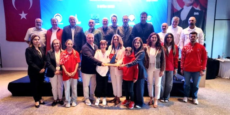 TYF YELKEN LİGİNDE YARIŞ MARATONU FOÇA’DA BAŞLADI
