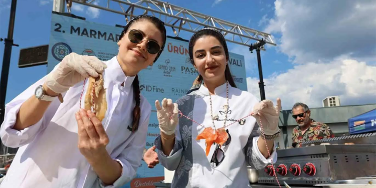 Marmaris’te denizin tüm renkleri festivalde buluştu