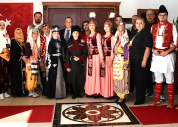 7 ÜLKENİN HALK OYUNLARI GRUBU FESTİVALE GELDİ