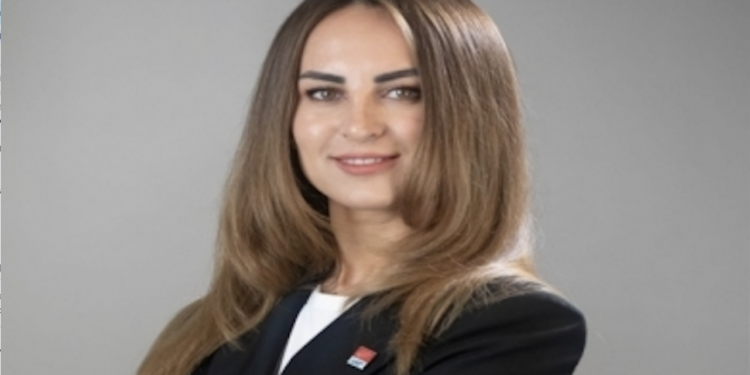 Asuman Gülsoy CHP’den istifa etti