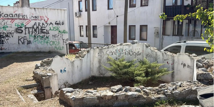 Muğla’da Üç Erenler Türbesi’nin Aslından Sonra Kopyası da Kayboldu