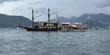 Marmaris’te fırtına ortalığı savaş alanına çevirdi! Tekneler birbirine girdi!