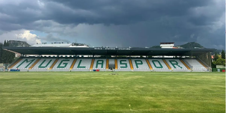 Muğlaspor-Bursaspor maçında 1 dakikalık LED reklam 100 bin TL