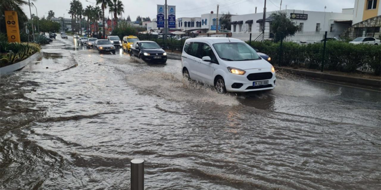 Muğla İçin Kuvvetli Yağış Uyarısı: Sel ve Heyelan Riskine Dikkat!