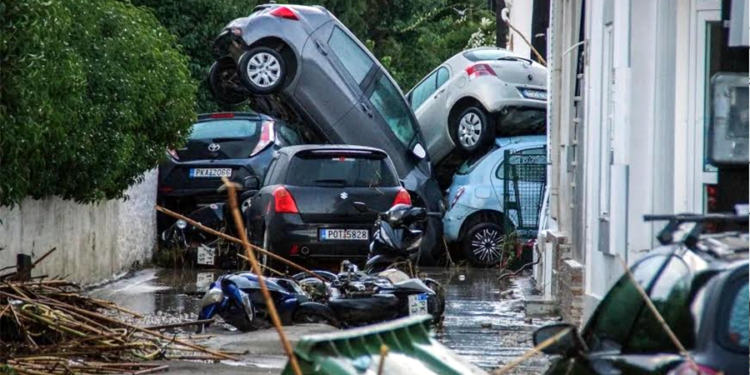 SAĞANAK BODRUM’U TEĞET GEÇTİ. TURİSTİK RODOS’U VURDU