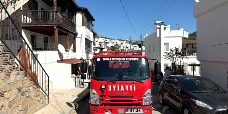 Bodrum’da Ev Yangını: Alevler Yatak Odasından Yükseldi