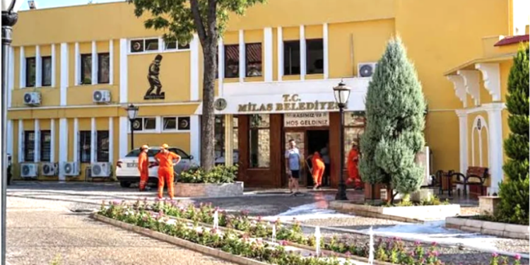 Muğla Valiliği Milas Belediyesi’nden çıkan silahları açıkladı