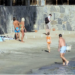 BODRUM’DA GÜNEŞLİ MOLA: TURİSTLER DENİZİN TADINI ÇIKARDI