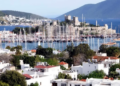 Bodrum Kalesi ve yat limanının genel manzarası.