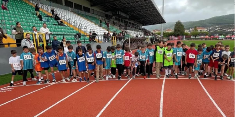Muğla’da 316 minik sporcu Cumhuriyet için koştu