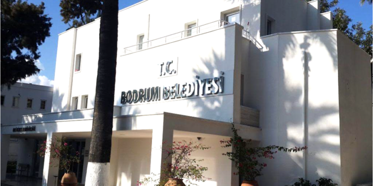 T.C. Bodrum Belediyesi hizmet binasının dışarıdan görünümü.
