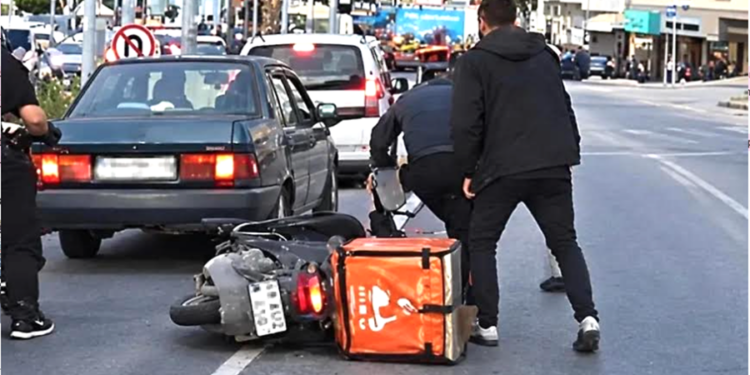 Sokak ortasında kuryeyi döverek hastanelik ettiler, 360 bin TL. cezayı yediler