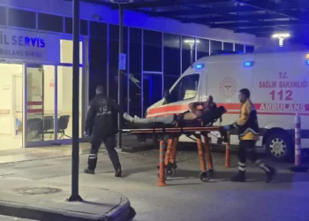 Husumetli iki kişi arasında bıçaklı kavga