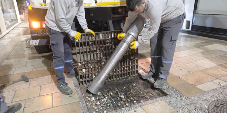 Mazgallarda Kapsamlı Temizlik Çalışması Yapıldı