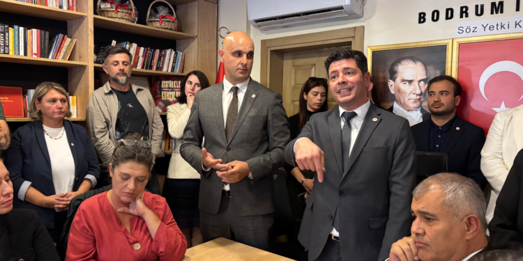 Nail Kızıl Bodrum’dan Seslendi: “Yeni Nesil Siyasetle Tarihi Bir Devrim Yapıyoruz!”